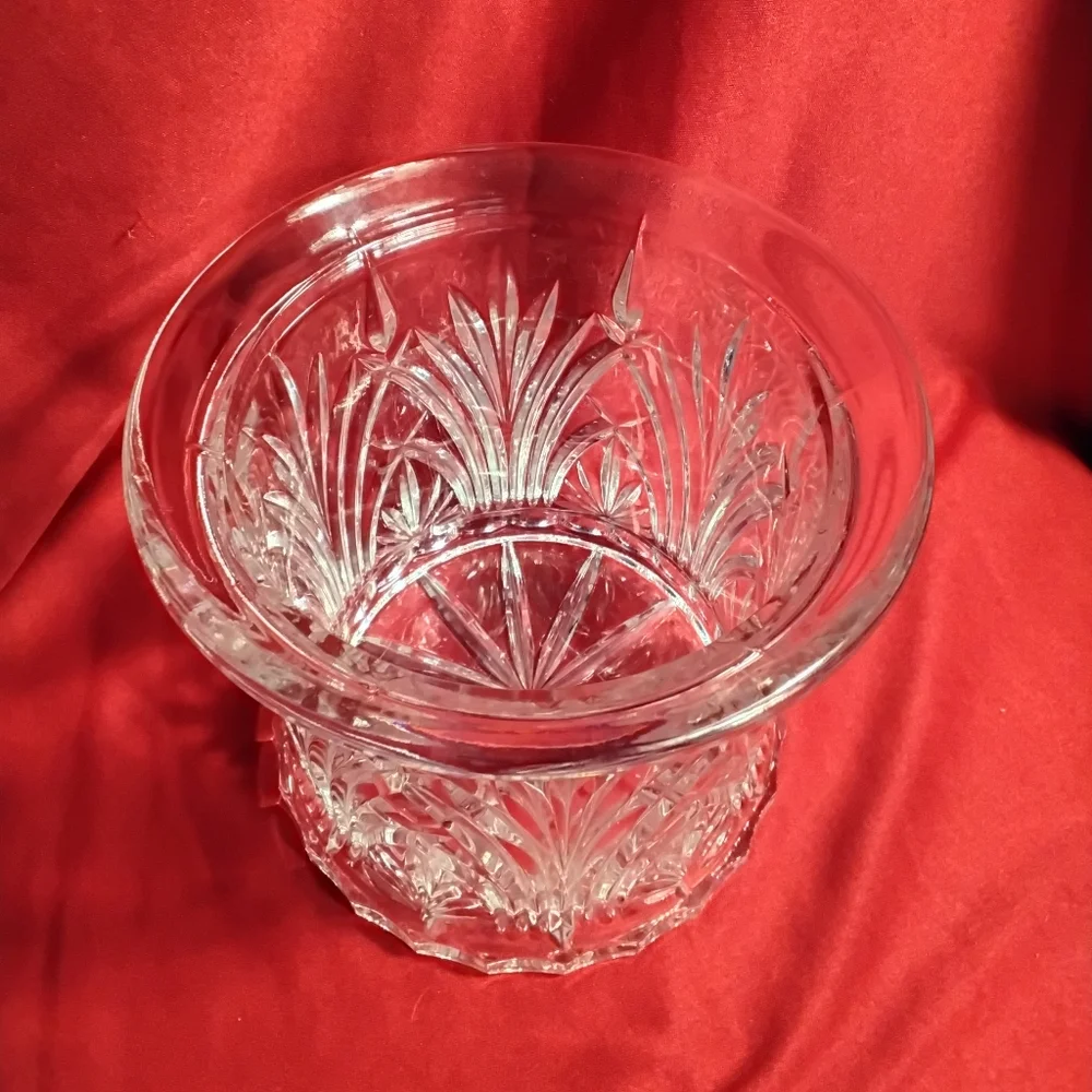 Vintage Starburst Bucket ~ Heavy Glass Scalloped Bottom